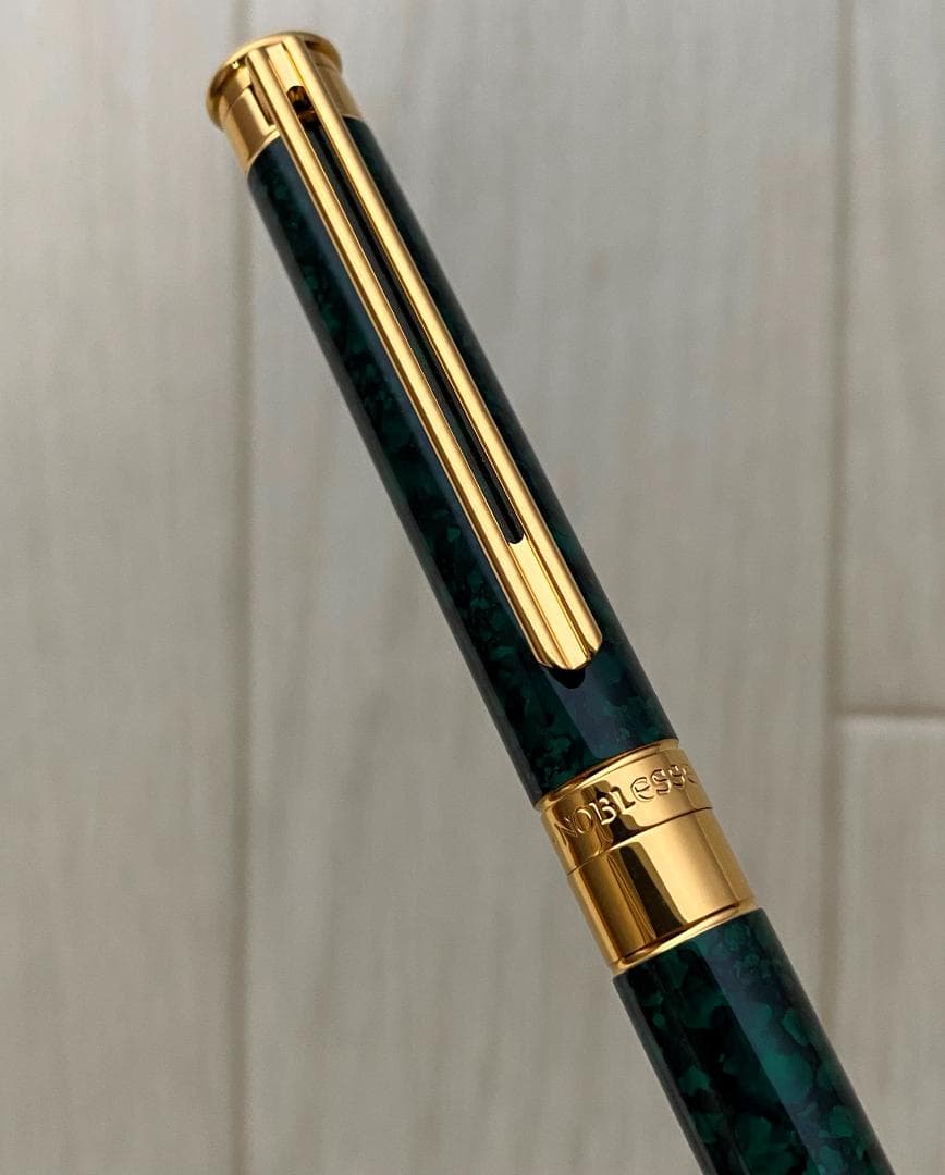 超美品 モンブラン マーブル グリーン×ゴールドノブレス ローラーボールケース付