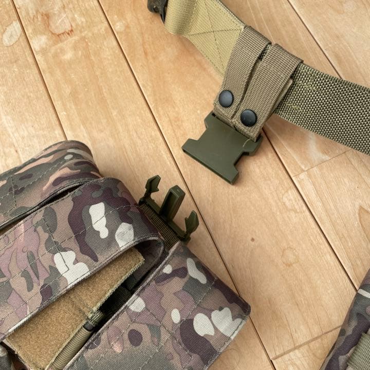 サバゲー用アーマーベスト& 腰ベルトポーチ　マルチカモ