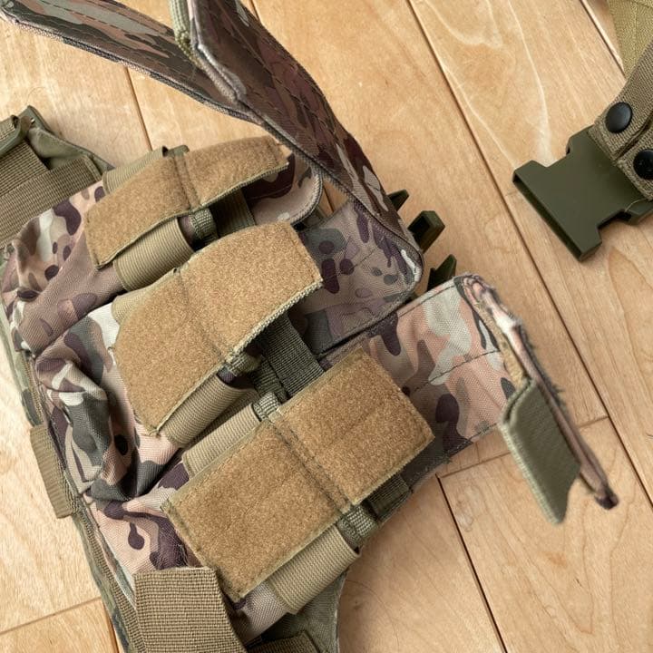 サバゲー用アーマーベスト& 腰ベルトポーチ　マルチカモ