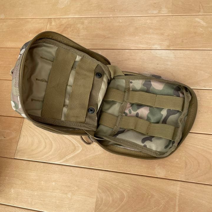 サバゲー用アーマーベスト& 腰ベルトポーチ　マルチカモ