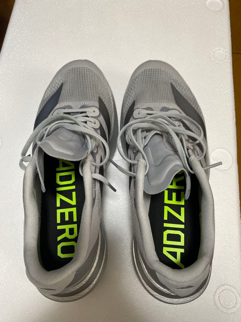 ［超美品］adidas EVO SL 24.5 シルバー　一回試走のみ