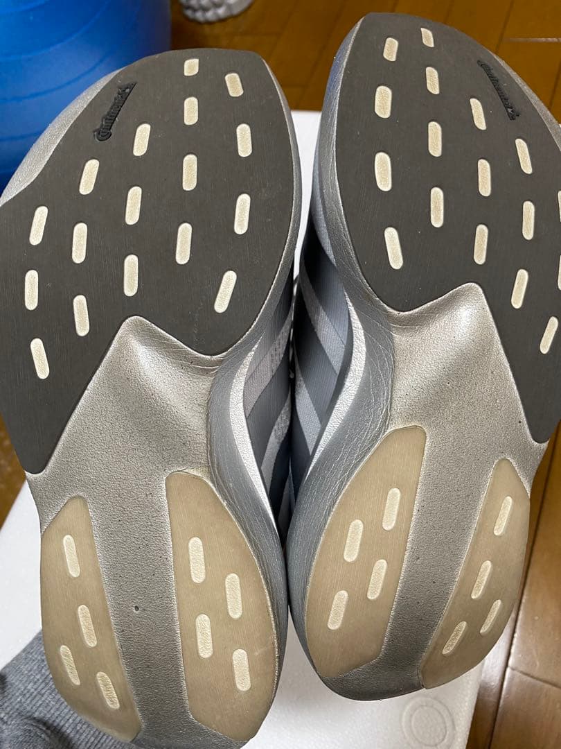 ［超美品］adidas EVO SL 24.5 シルバー　一回試走のみ