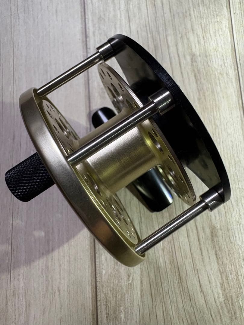 美品 STEEL FIN SPECTRA フライリール #4/5