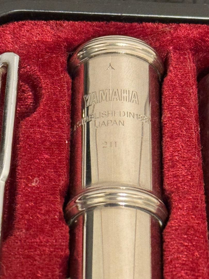 YAMAHAフルート 211ヤマハ　フルートYFL-211 ケース付き　Eメカ