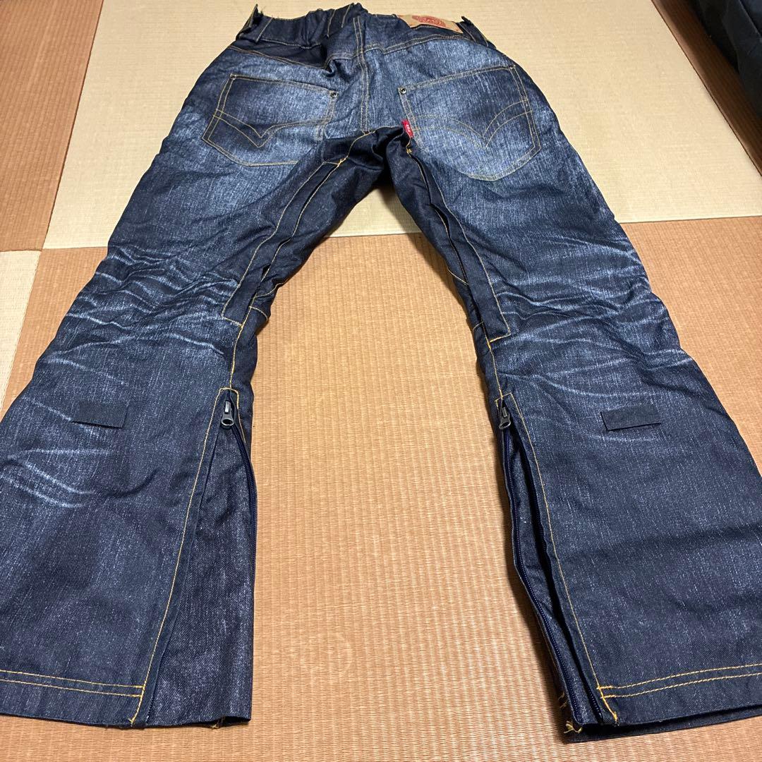 Salomon スノーボード板、ブーツ 、ウェア、グローブ、ゴーグル