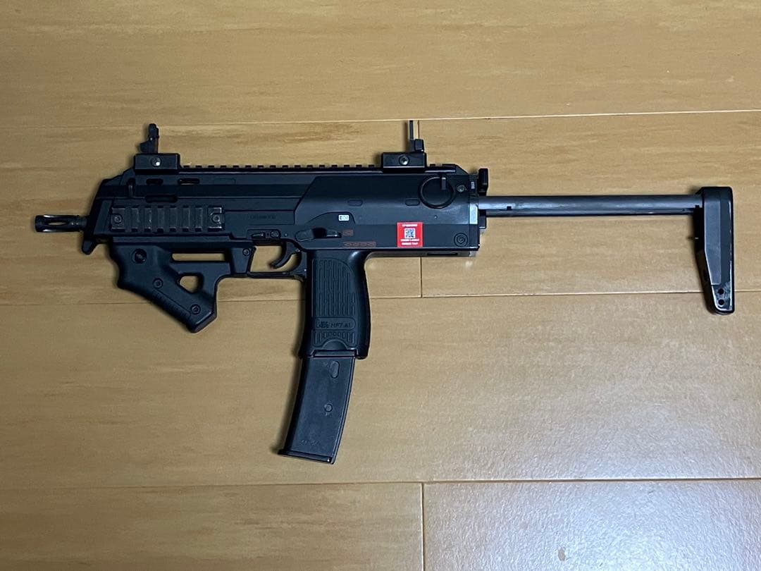 電動ガン 東京マルイ MP7A1 各種マガジン計5個　バッテリー付き