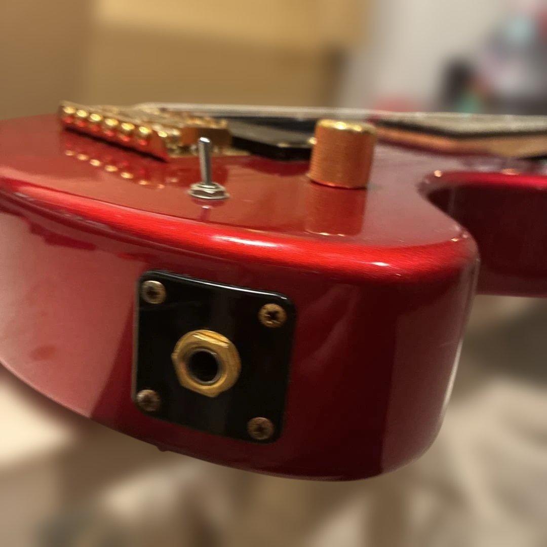 Fernandes zo-3レッドエレキギター 内蔵スピーカー付き