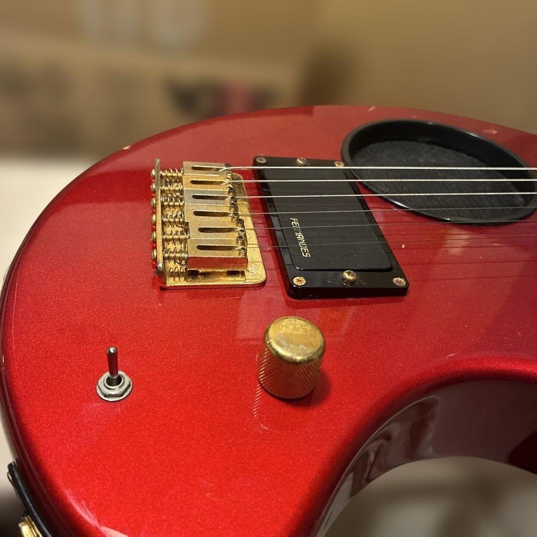 Fernandes zo-3レッドエレキギター 内蔵スピーカー付き