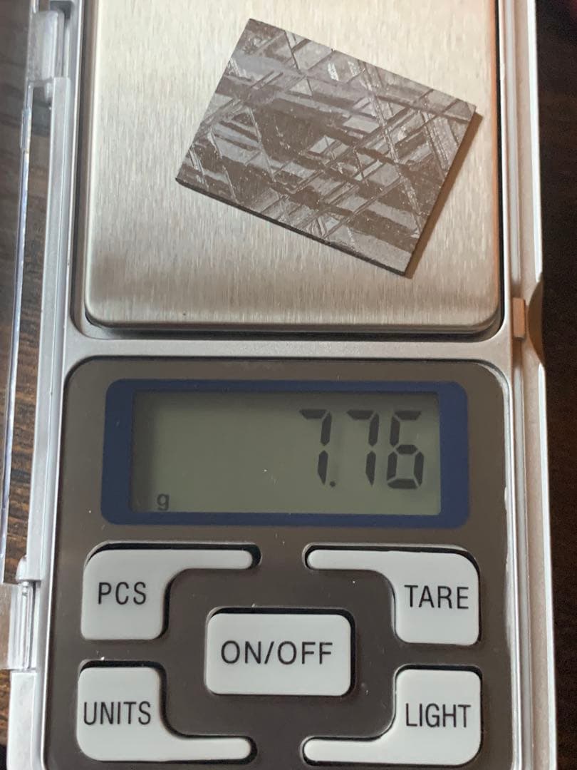 ギベオン鉄隕石　スライス標本　メテオライト　セリコ　パワーストーン　化石　根付