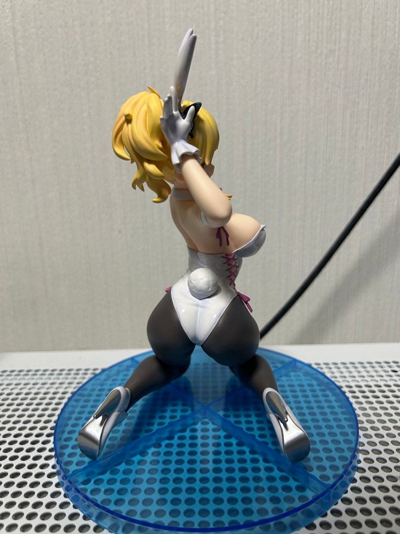 ドルフィンウェーブ 伊澄桐利 ホワイトバニ―Ver. 1/6スケール フィギュア