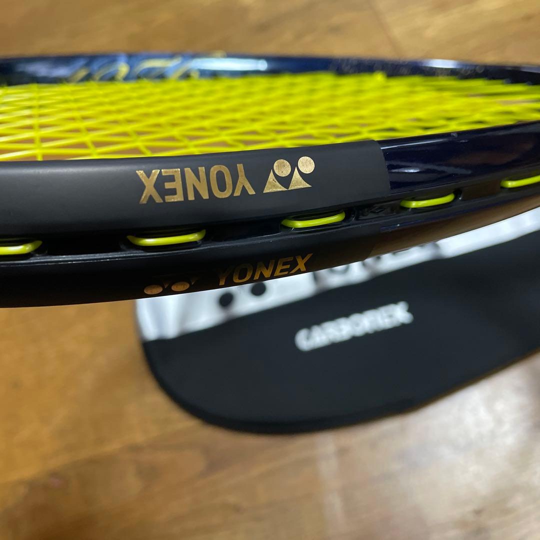 ヨネックス　CARBONEX アッキー