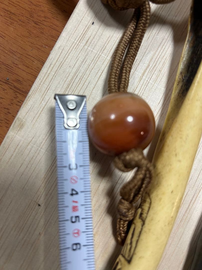 珍品 古い鹿骨の煙管入れと銀製のキセル 印有り