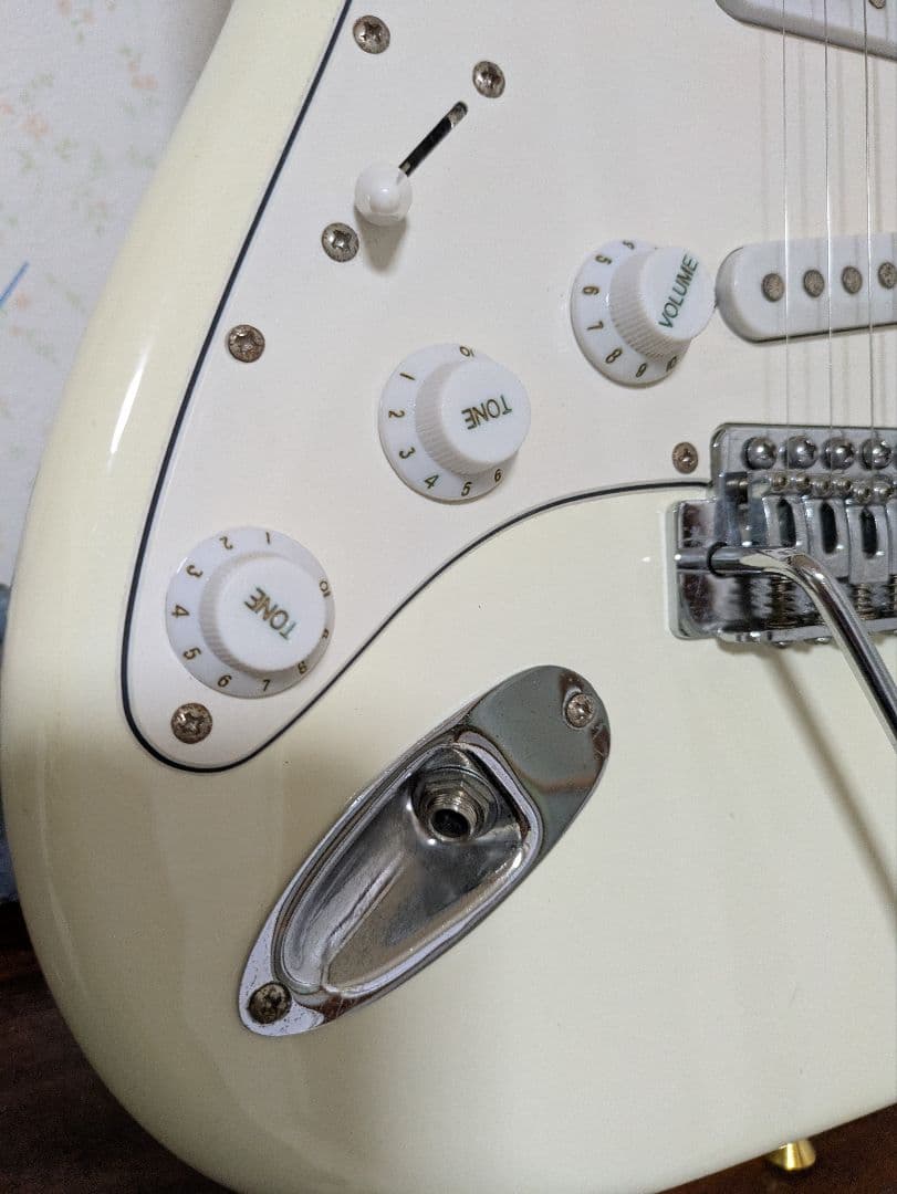 Bacchus 　エレキギター　バッカス　ストラト　レフティ　左利き　ホワイト