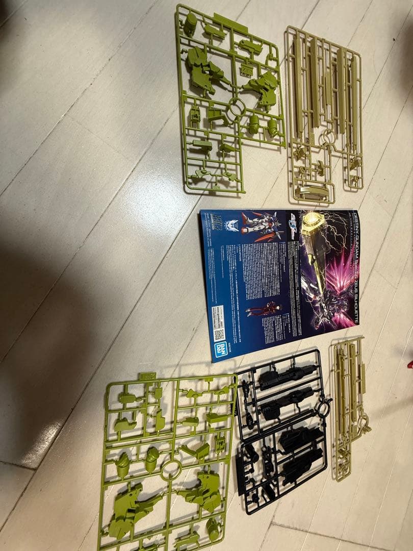 hgディスティニーガンダム　ゼウスシルエット　途中組み