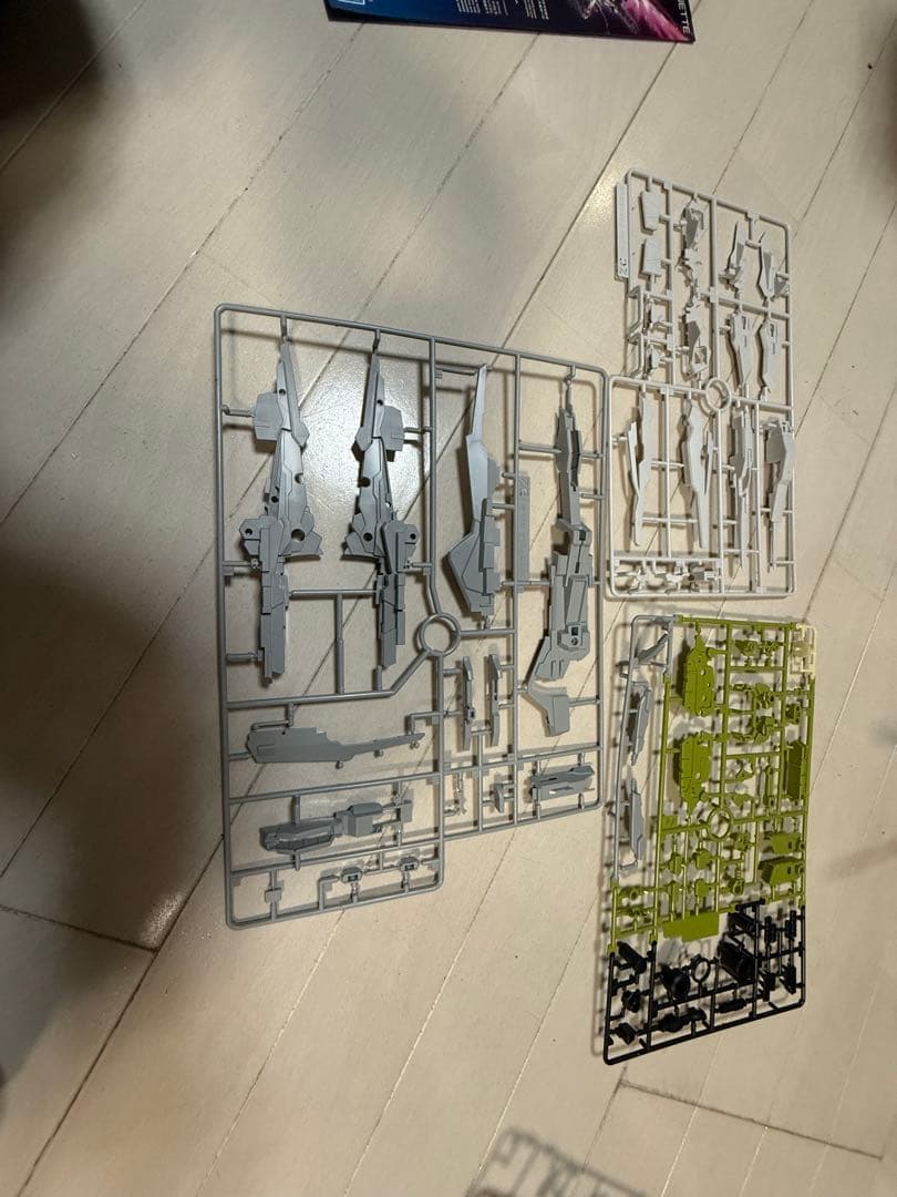 hgディスティニーガンダム　ゼウスシルエット　途中組み