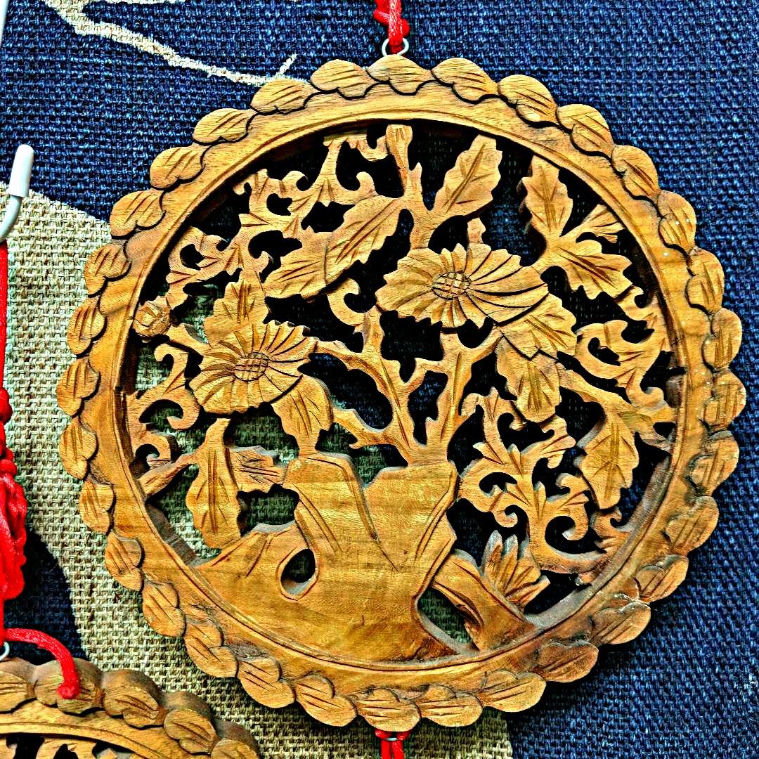 今だけ値下げします!　　　　　　　　　　　リリーフ木彫り壁掛け　4点セット