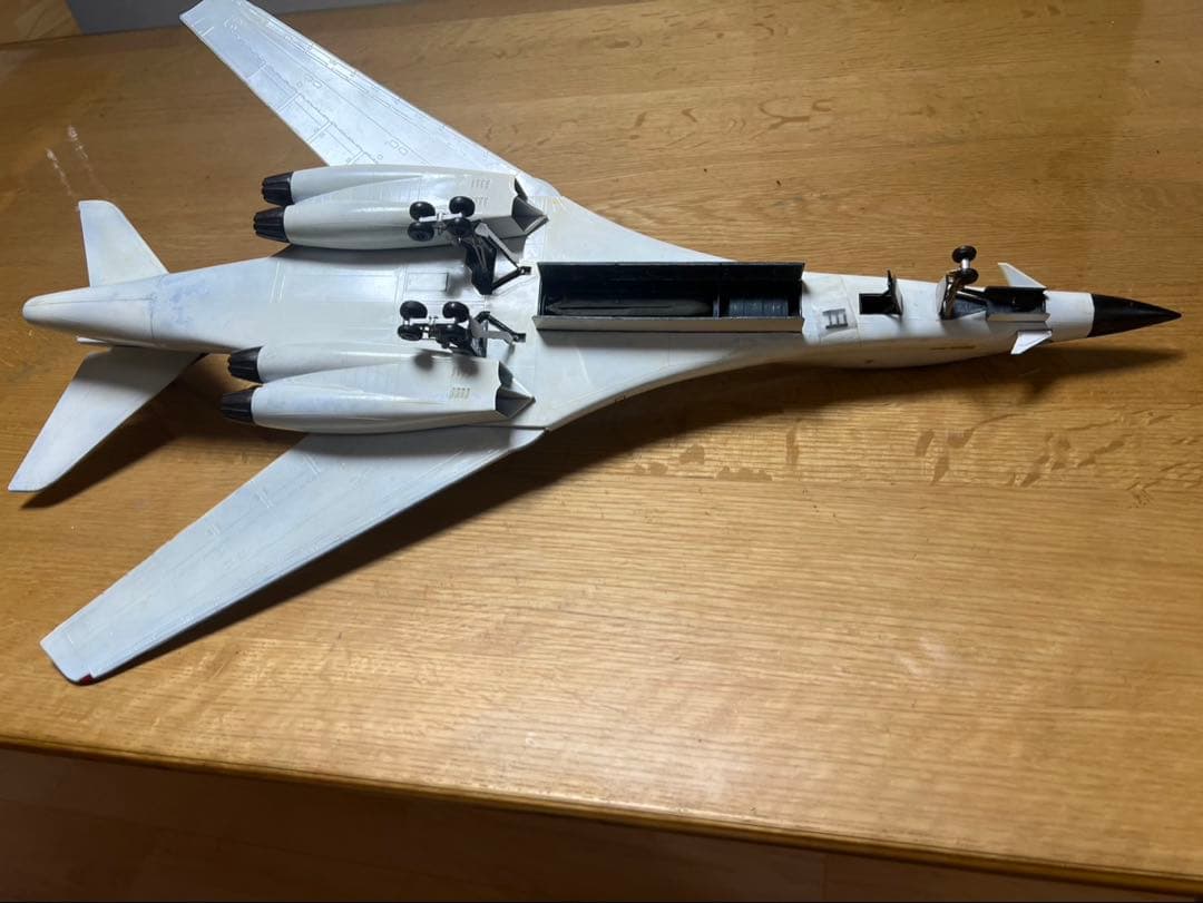 値下げ　米国空軍爆撃機 ロックウェルB1ランサー(1/72)