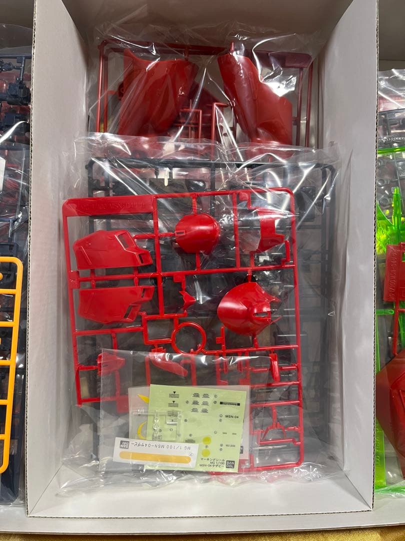 MSN-04「サザビー」1/100スケールマスターグレードモデル　新品未開封品