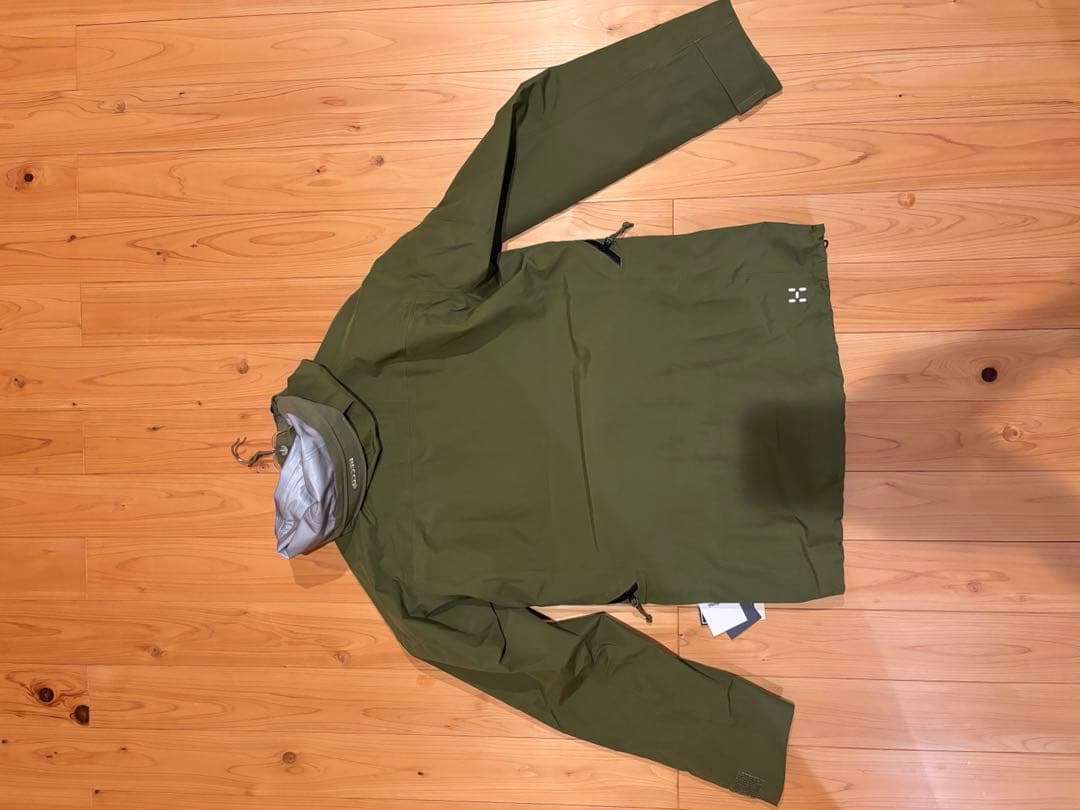 【新品未使用】ヴァッシ ゴアテックス ジャケット〔メンズ〕Mサイズ　25-26