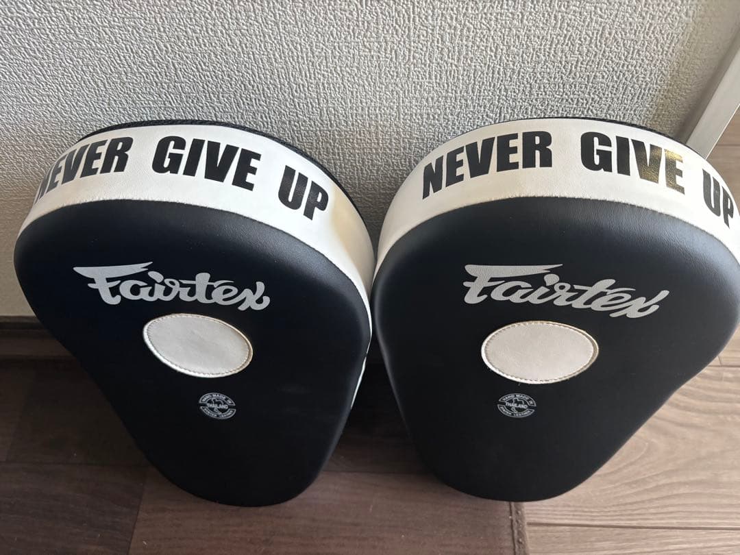 タイ製　Fairtexパンチングミット