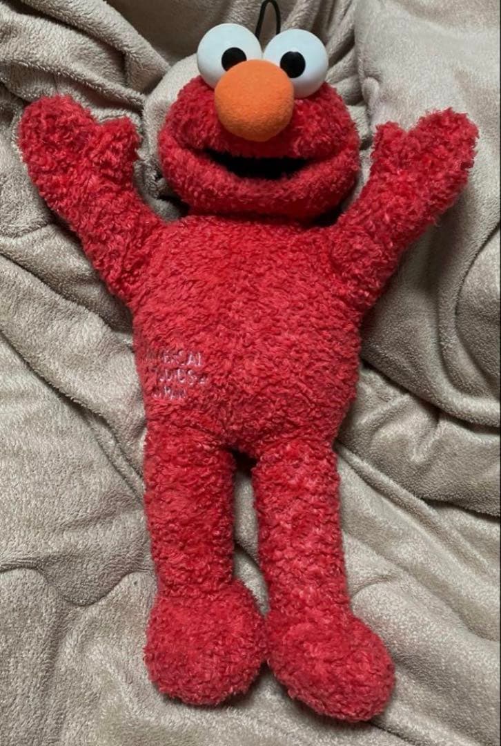 ユニバエルモぬいぐるみ