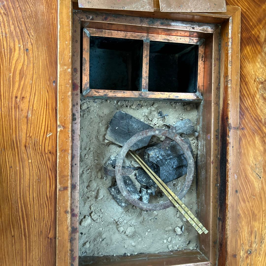 屋久杉（保証書無し）⁈囲炉裏、長火鉢、酒の燗2、職人技木の組込み！