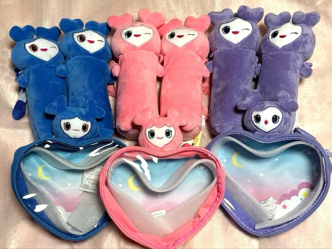 TWICELOVELYSぴょこきゅんバッグ・のびふにゃポーチ９点セット　GIGO