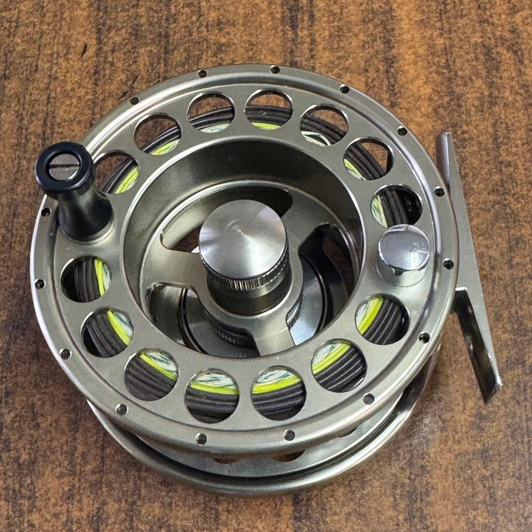 AIRFLO T7 5/7 フライリール 収納袋付き