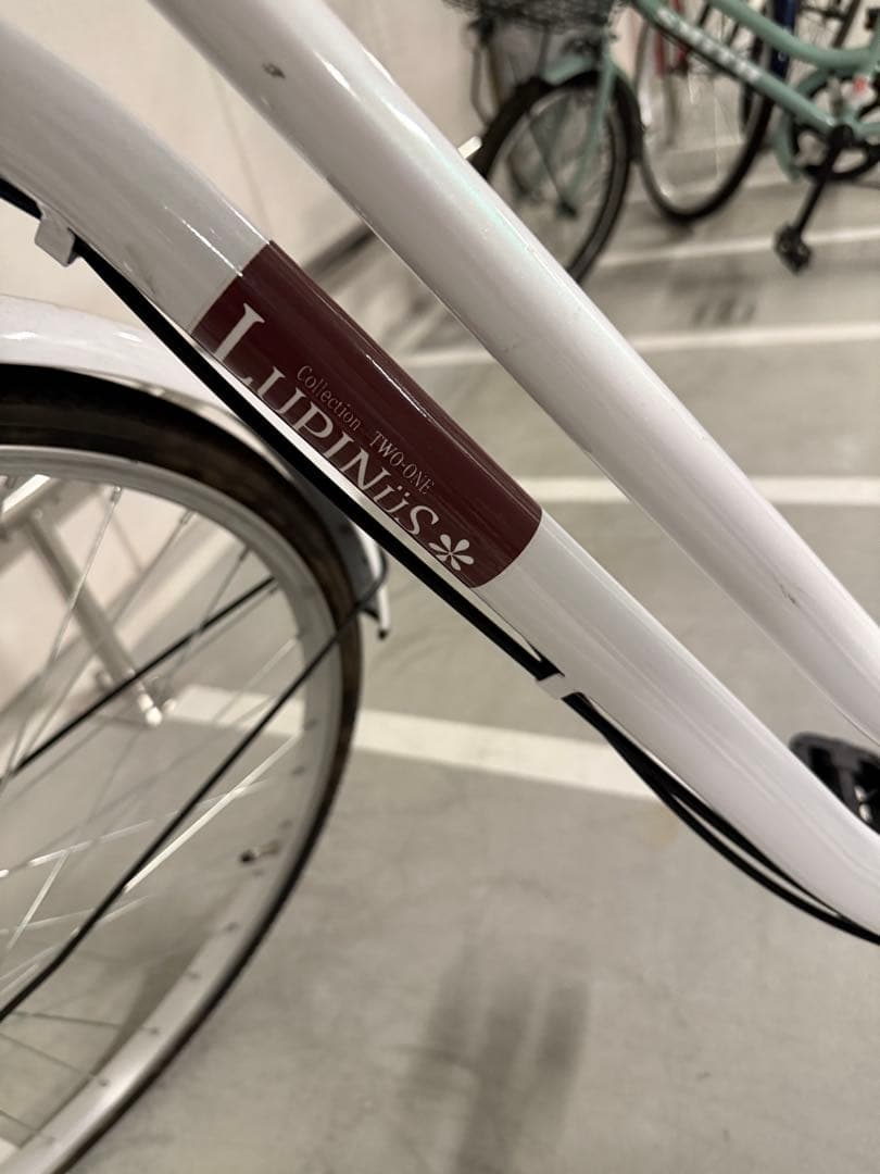 ホワイト シティサイクル 前部バスケット付き