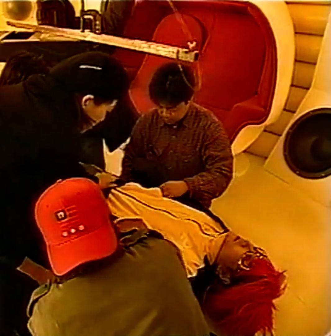 正規品　サイズ４　hideサイドカーブジャージ　イエロー　LEMONeD