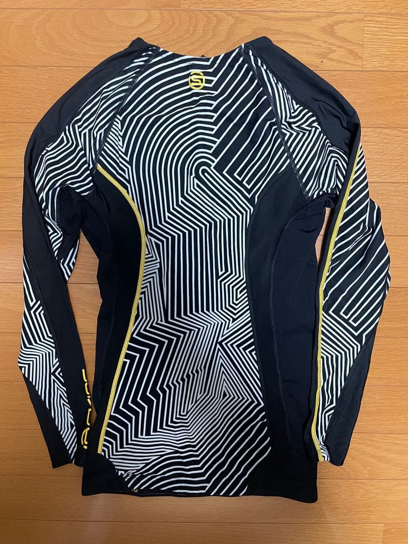 【1回のみ着用】SKINS Lサイズ　ゼブラ柄