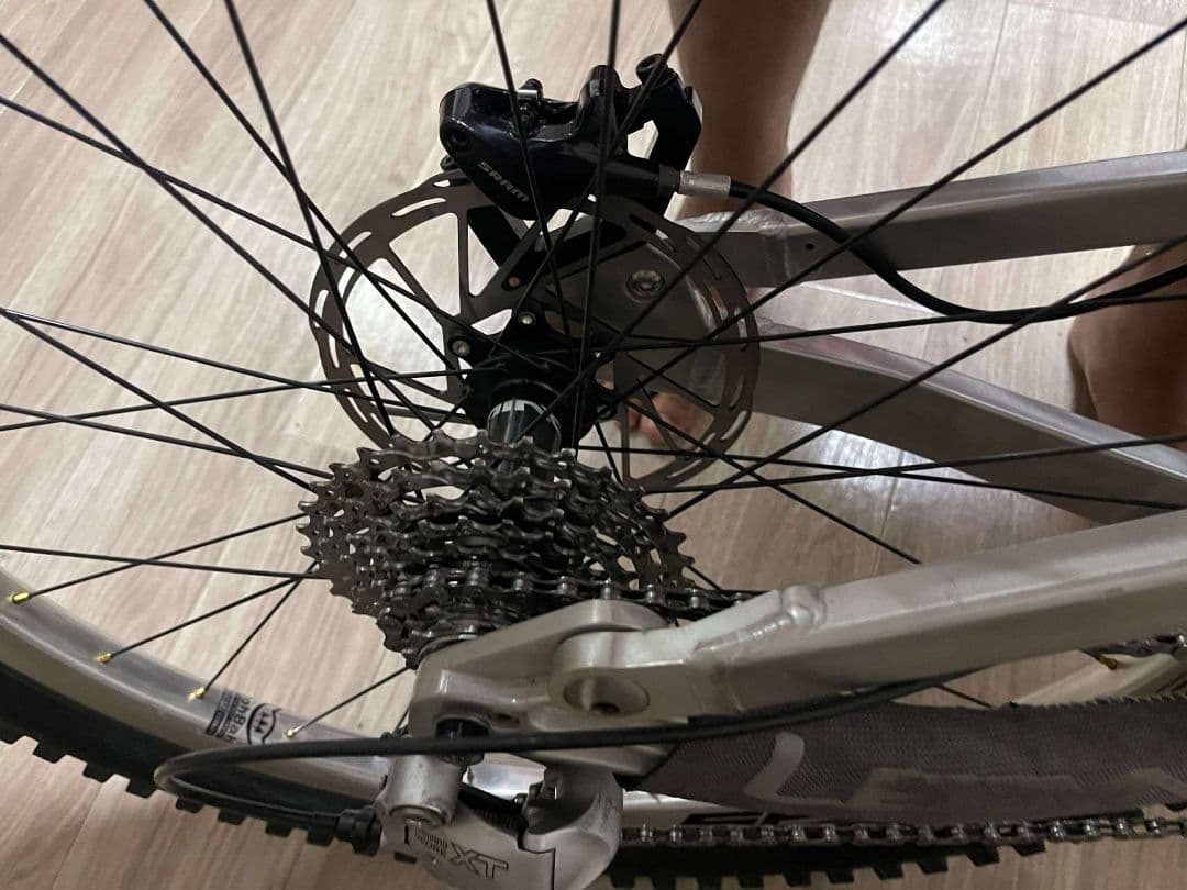 Banshee ダウンヒルバイク