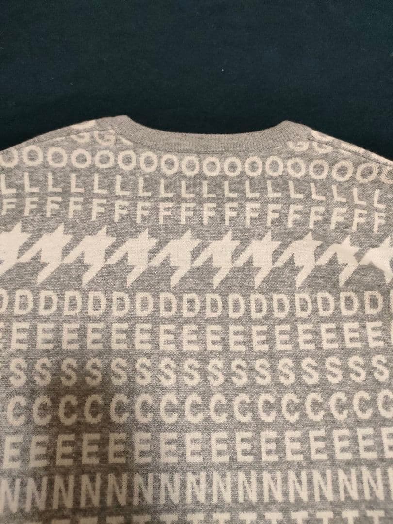 新品　DESCENTE GOLF デサントゴルフ　長袖ゴルフセーター　総柄