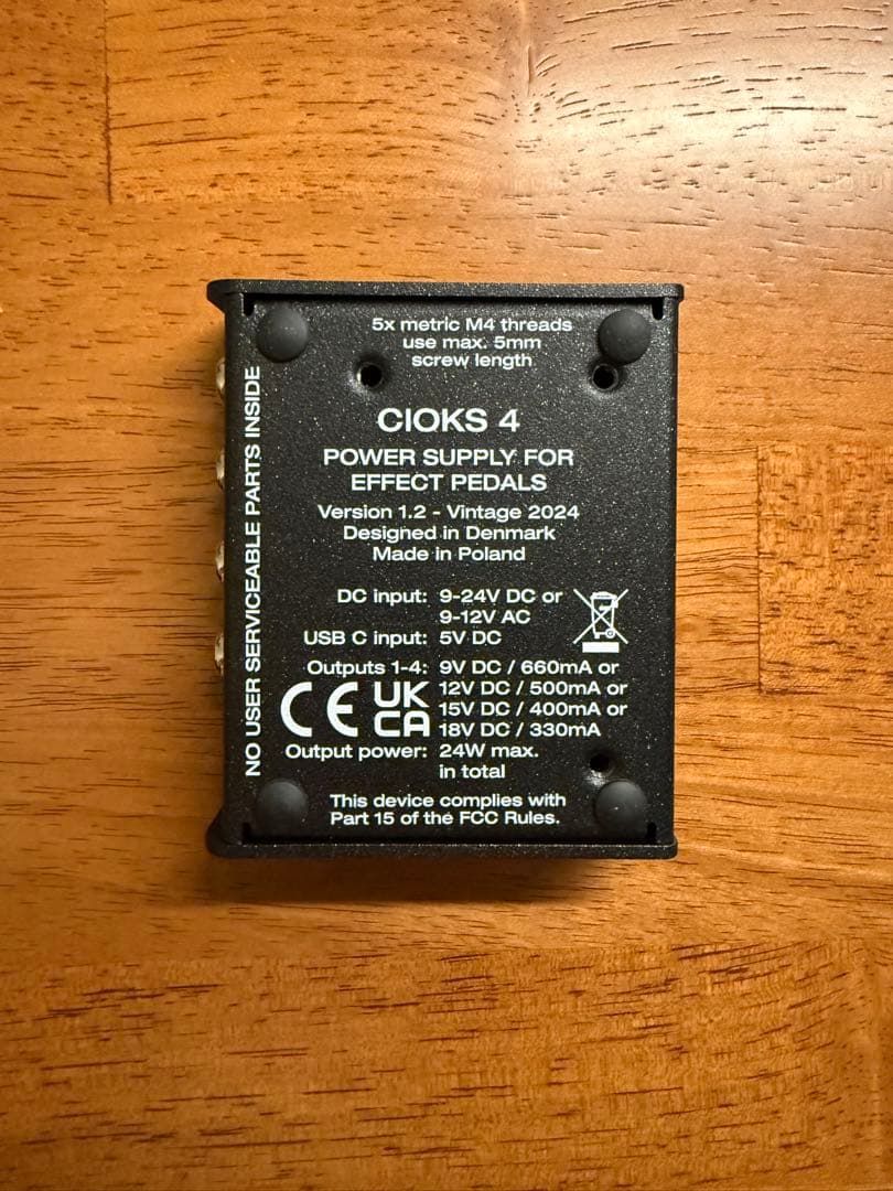 CIOKS 4 エフェクトペダル用電源供給装置