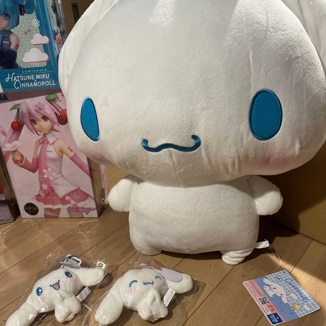 特撮 Hatsune Miku& cinnamon roll Sanrio Set