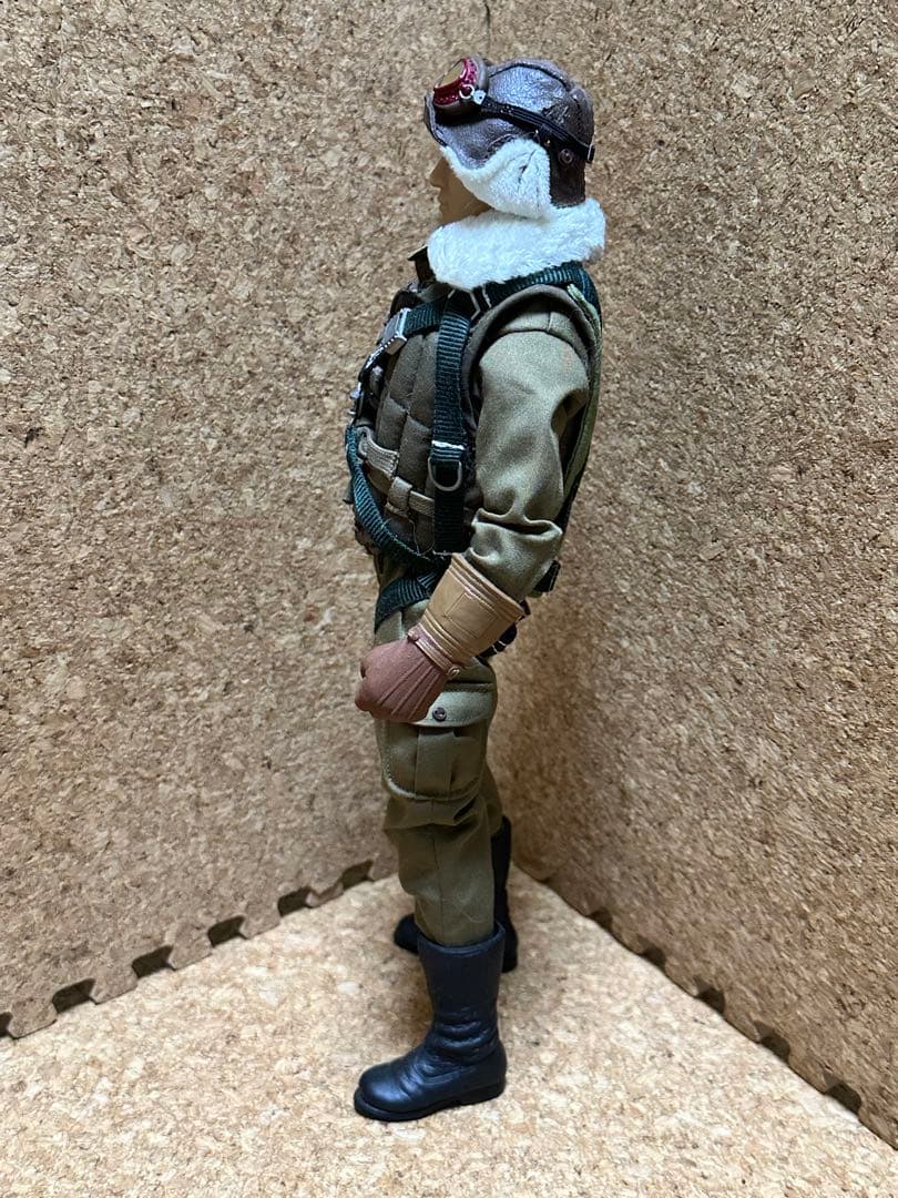 神戸一尺堂　1/6 日本海軍ゼロ戦パイロット 2 冬服バージョン　限定40体