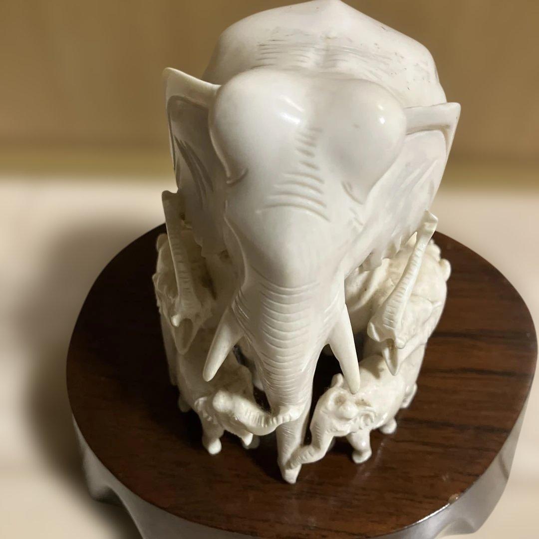 Y2555 高級彫刻　ゾウ　置物　オブジェ　 付属品　木の台付き