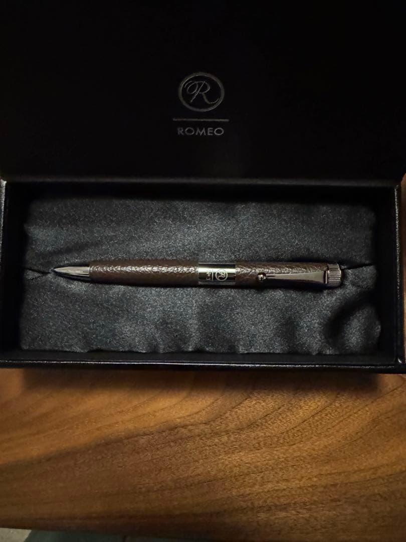 【定価17,600円】伊東屋　ロメオ　ROMEO No.3 ボールペン 本革