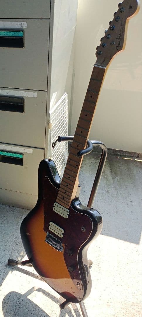 Fender stratocaster エレキギター