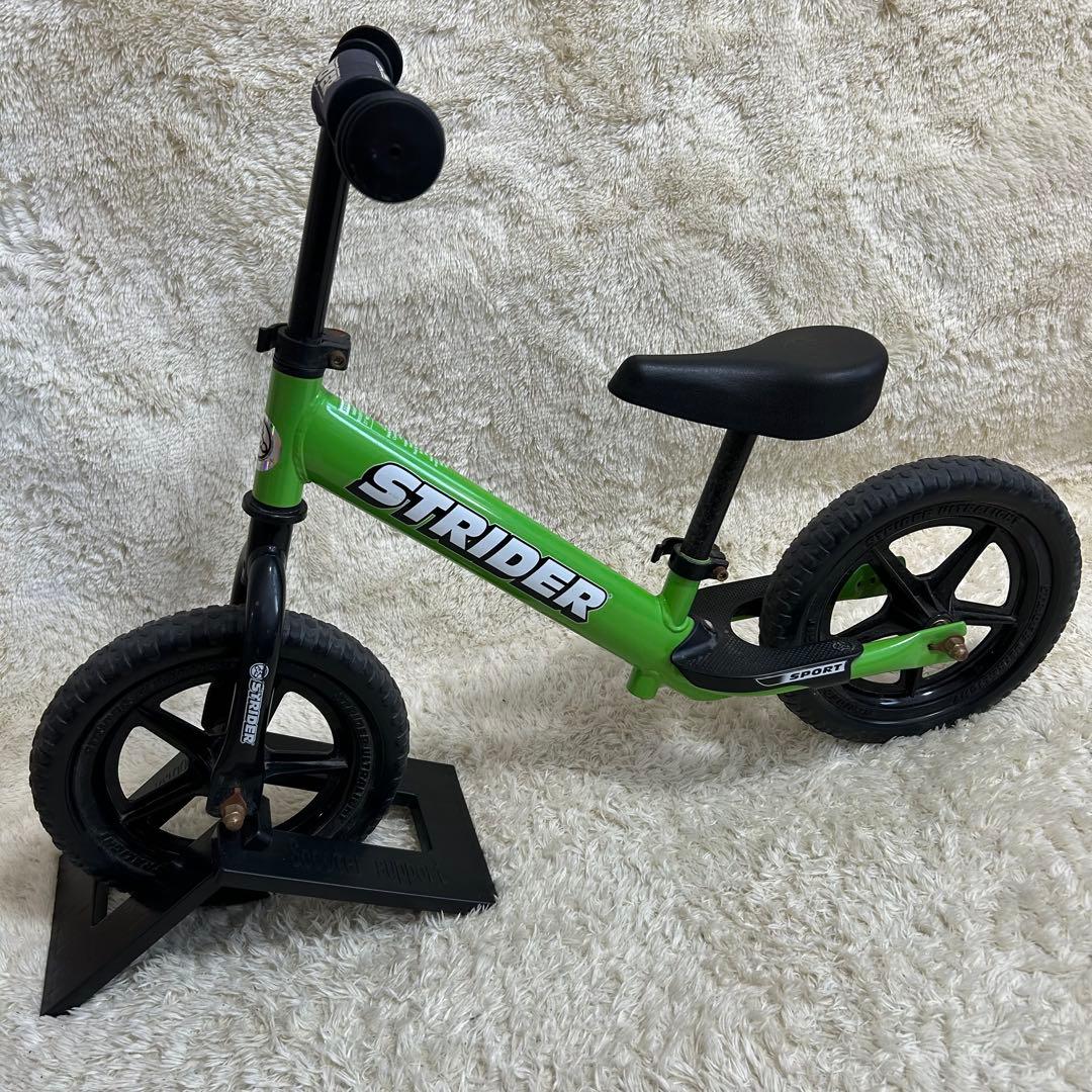 STRIDER SPORTS 12inch ストライダー グリーン スタンド付き