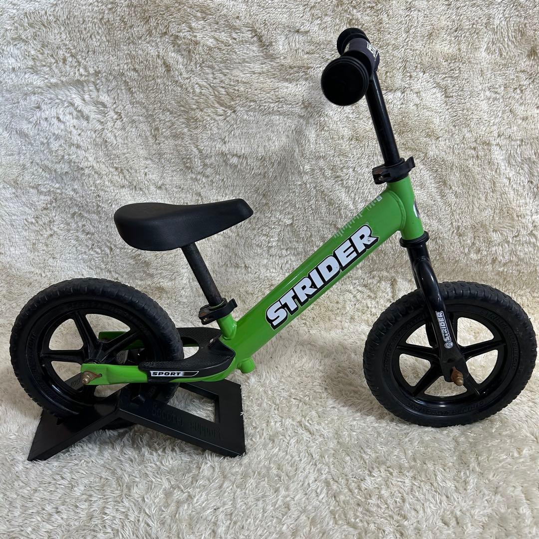STRIDER SPORTS 12inch ストライダー グリーン スタンド付き