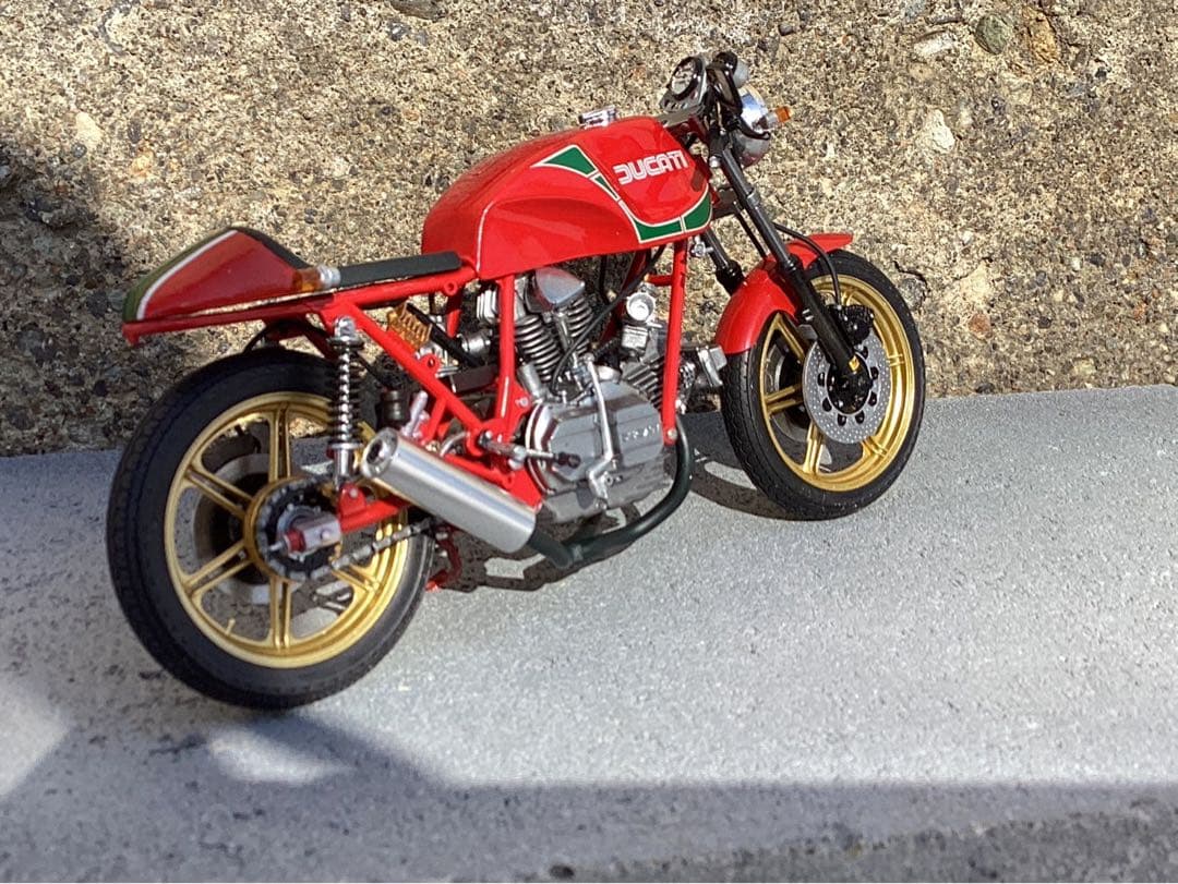 バイクプラモデル　族車　タミヤ1/12 ドゥカティマイクヘイルウッド　完成品