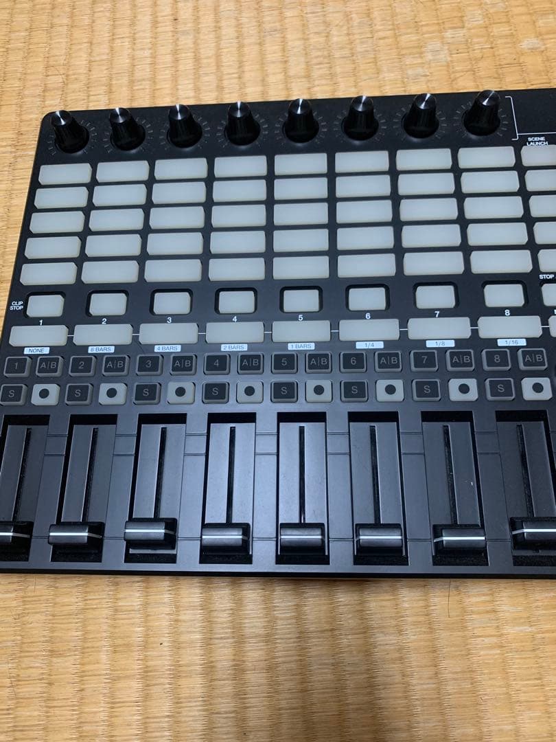 AKAI APC40 MKII MIDIコントローラー
