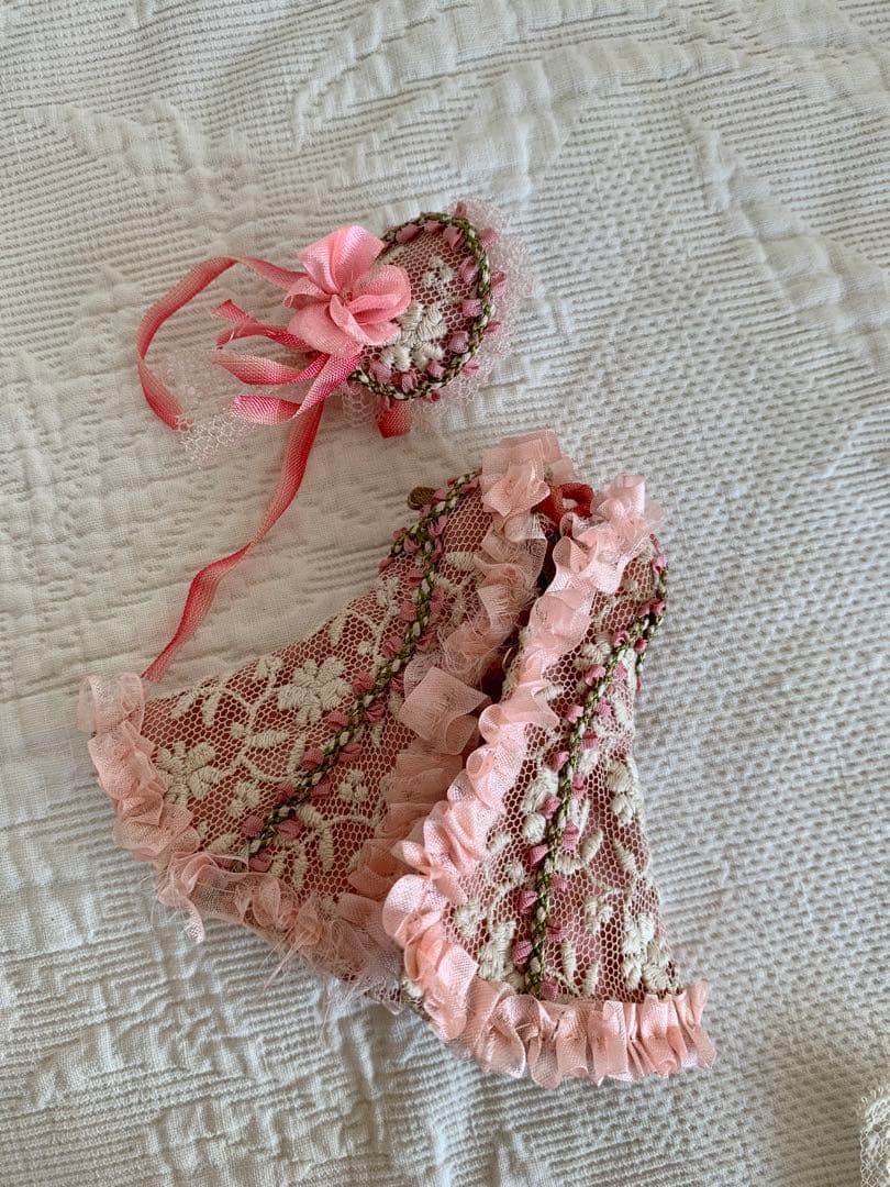 ※ réservé※ロココ装飾プレゼンテーションボックスミニョネットビスクドール