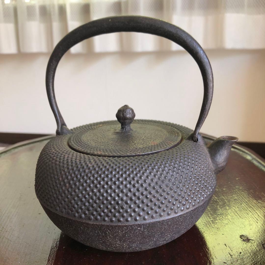 ジル　南部鉄瓶・薫山工房・霰紋・1ℓ小振り・茶道具・使用保管品