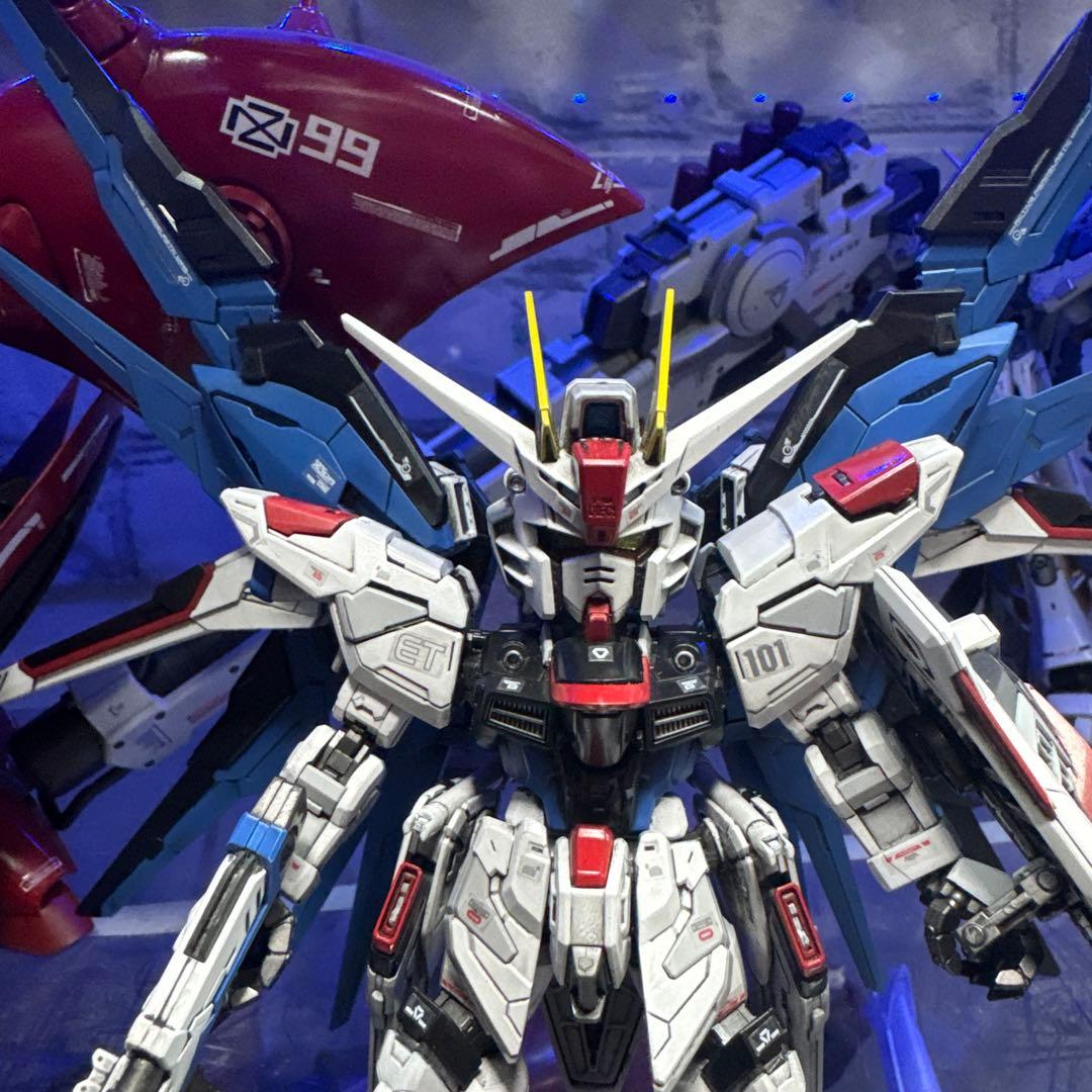 MGSD フリーダムガンダム　塗装完成品