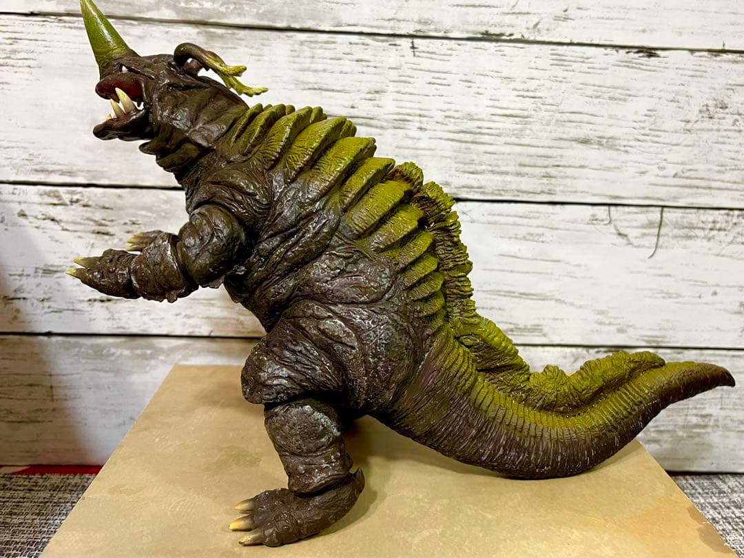 エクスプラス　ネロンガ　改造リペイント完成品