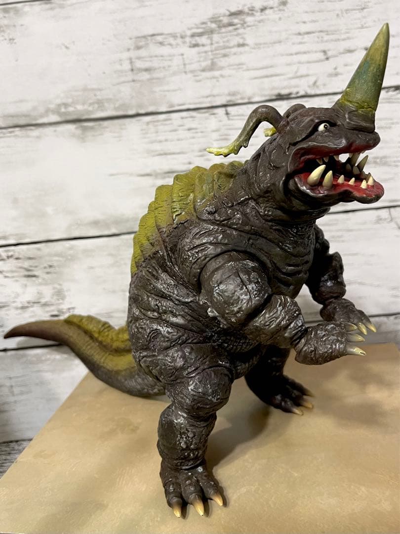 エクスプラス　ネロンガ　改造リペイント完成品