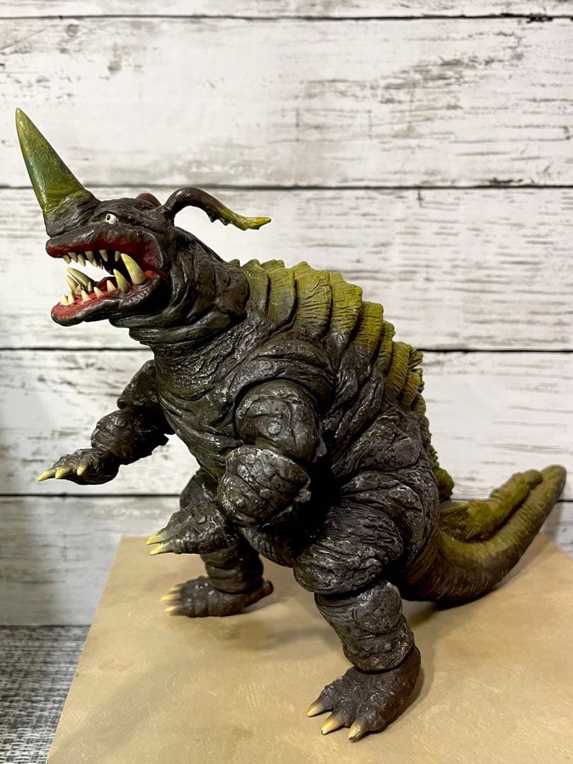 エクスプラス　ネロンガ　改造リペイント完成品