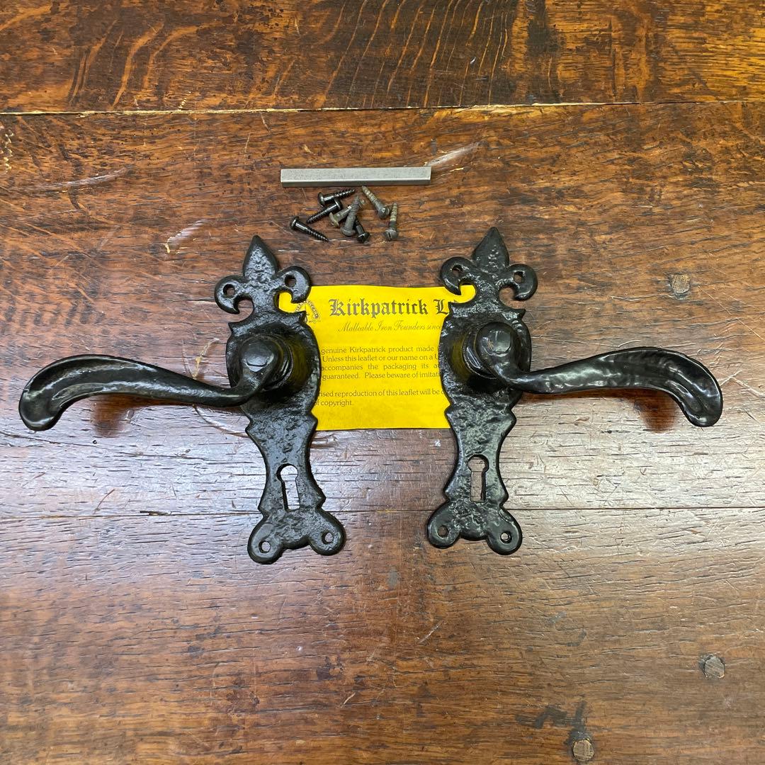 イギリスカークパトリック社製 アイアンのドアノブ ドアハンドル 鋳造で作る本物